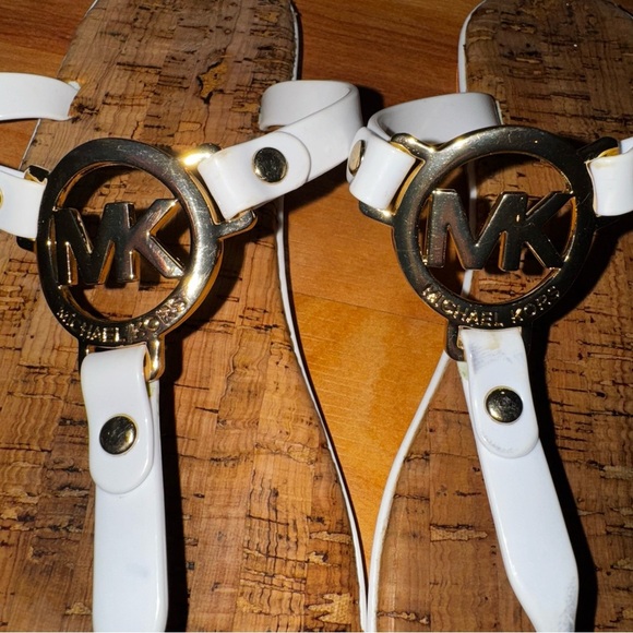 MICHAEL KORS White Jelly Cork Thongs Flat Sandals Size 8 MK Gold Logo Flip Flops - Picture 5 of 9